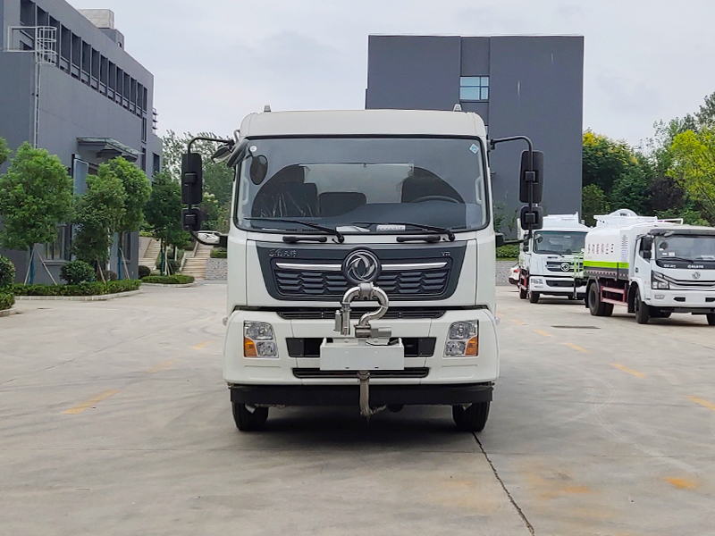 東風(fēng)天錦灑水車圖片3